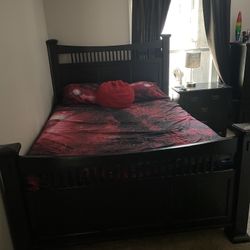 Black Queen Bedroom Set