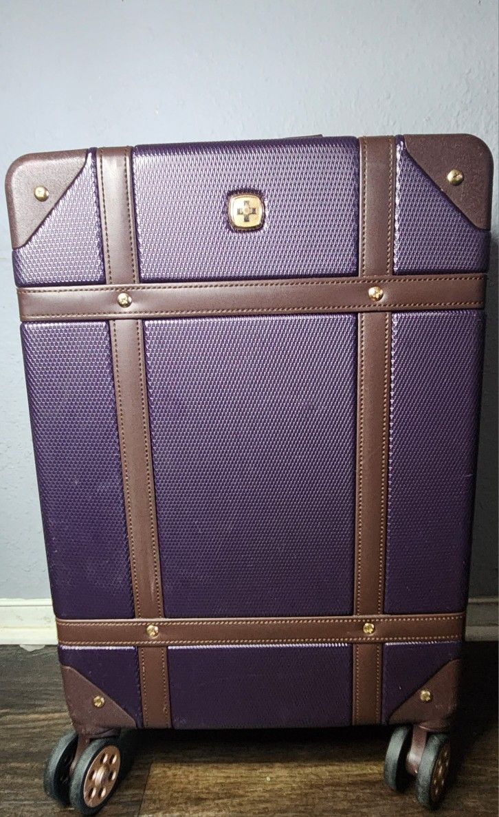 SWISSGEAR 7739 19" Trunk Expandable Carry On Spinner Luggage