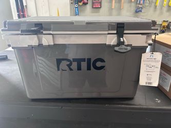Rtic 32 Qt ultra light hard cooler