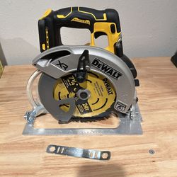 Dewalt 20v MAX XR Brushless 7-1/4 in. Circular Saw (Tool Only)