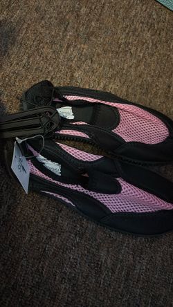 Size 1 kids swimming shoes 