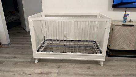 Oxford Baby Acrylic Crib – White