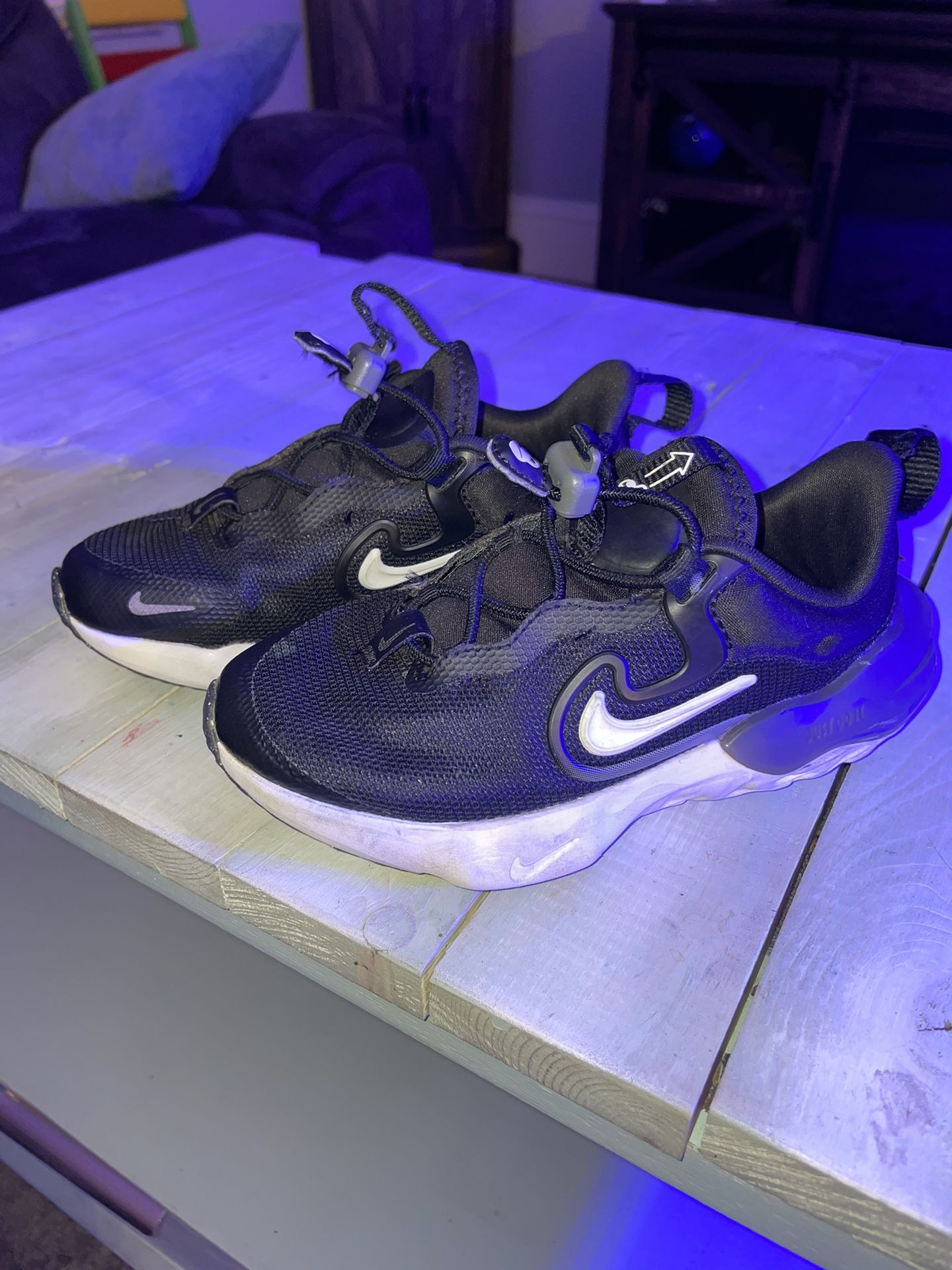 Black And And White Nike Shoes