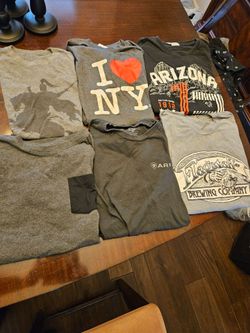 Lot of 6 Graphic Tees Men's size M