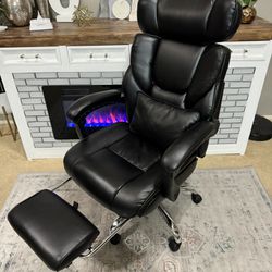LIKE NEW**BIG AND TALL with footrest and adjustable headrest Colamy Exectuive Chair