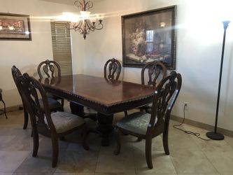 Dinning Table 