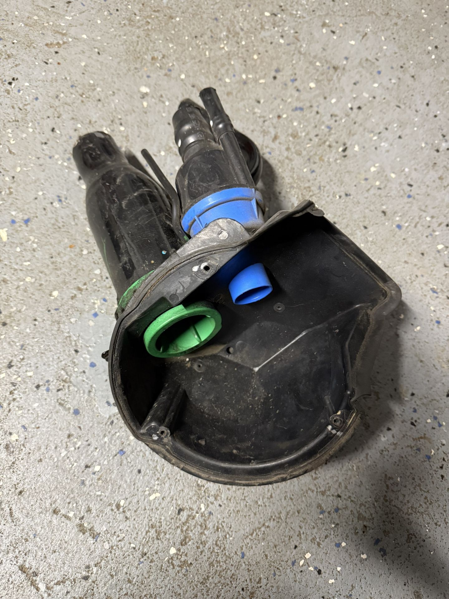 Fuel Filler Neck Hose with Fuel Cap Dodge Ram