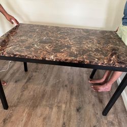 Dining table With 4 Seats