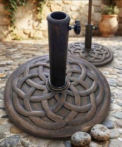 New umbrella bases 26lbs