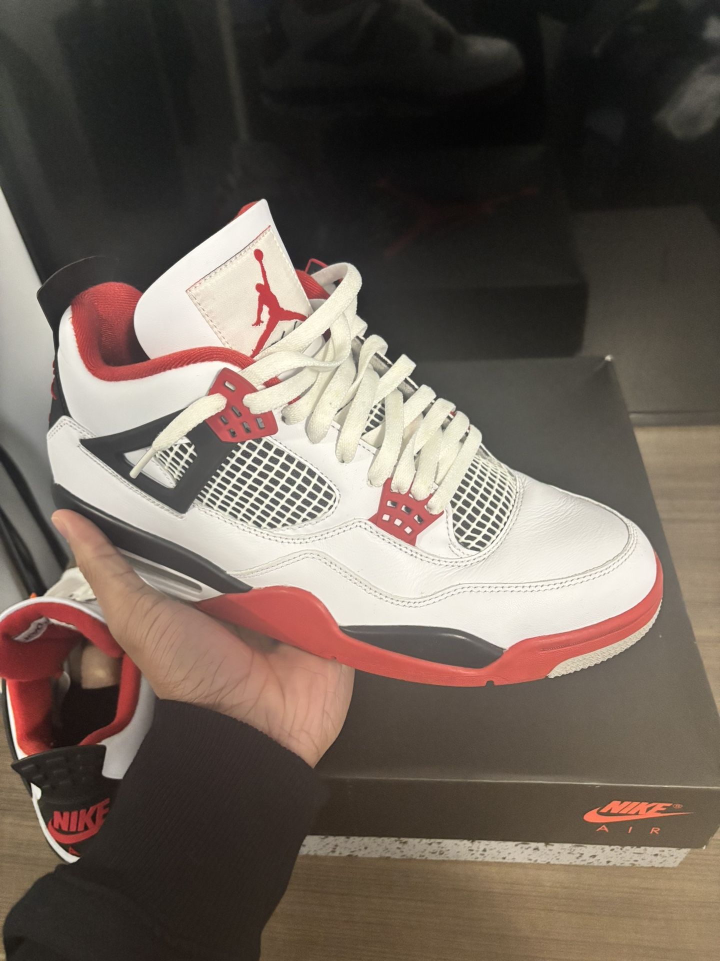 Retro Air Jordan 4 “Fire red”