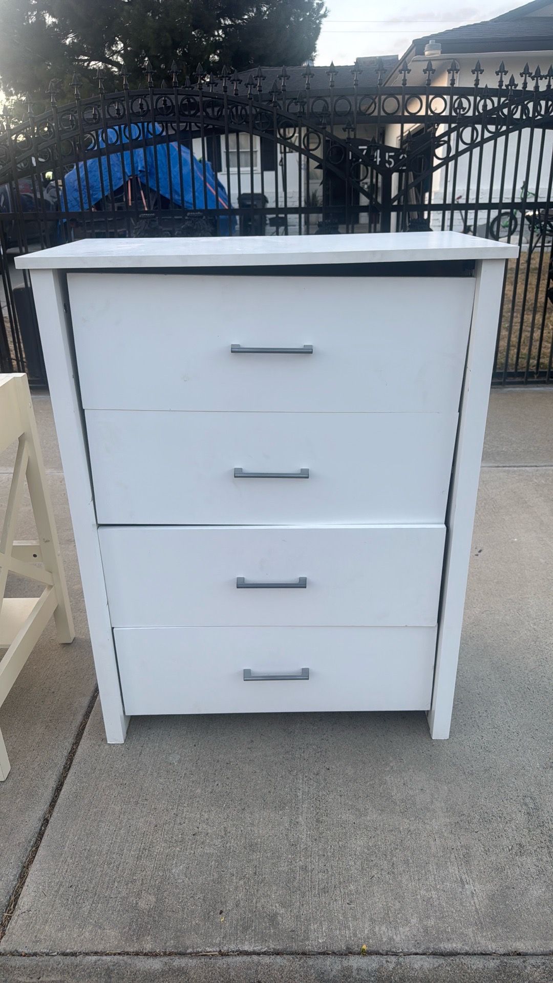 Dresser