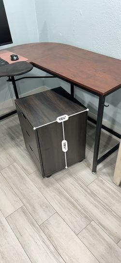 L Shape desk With 3 drawers 