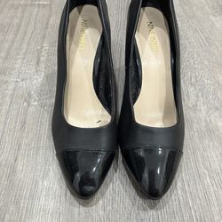 Nine Wets Black Heel