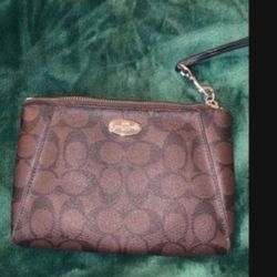 COACH WRISTLET WALLET BROWN