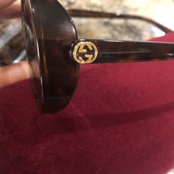 Gucci Sunny W/all https://offerup.com/redirect/?o=QWNjZXNzb3JpZXMuTmV3