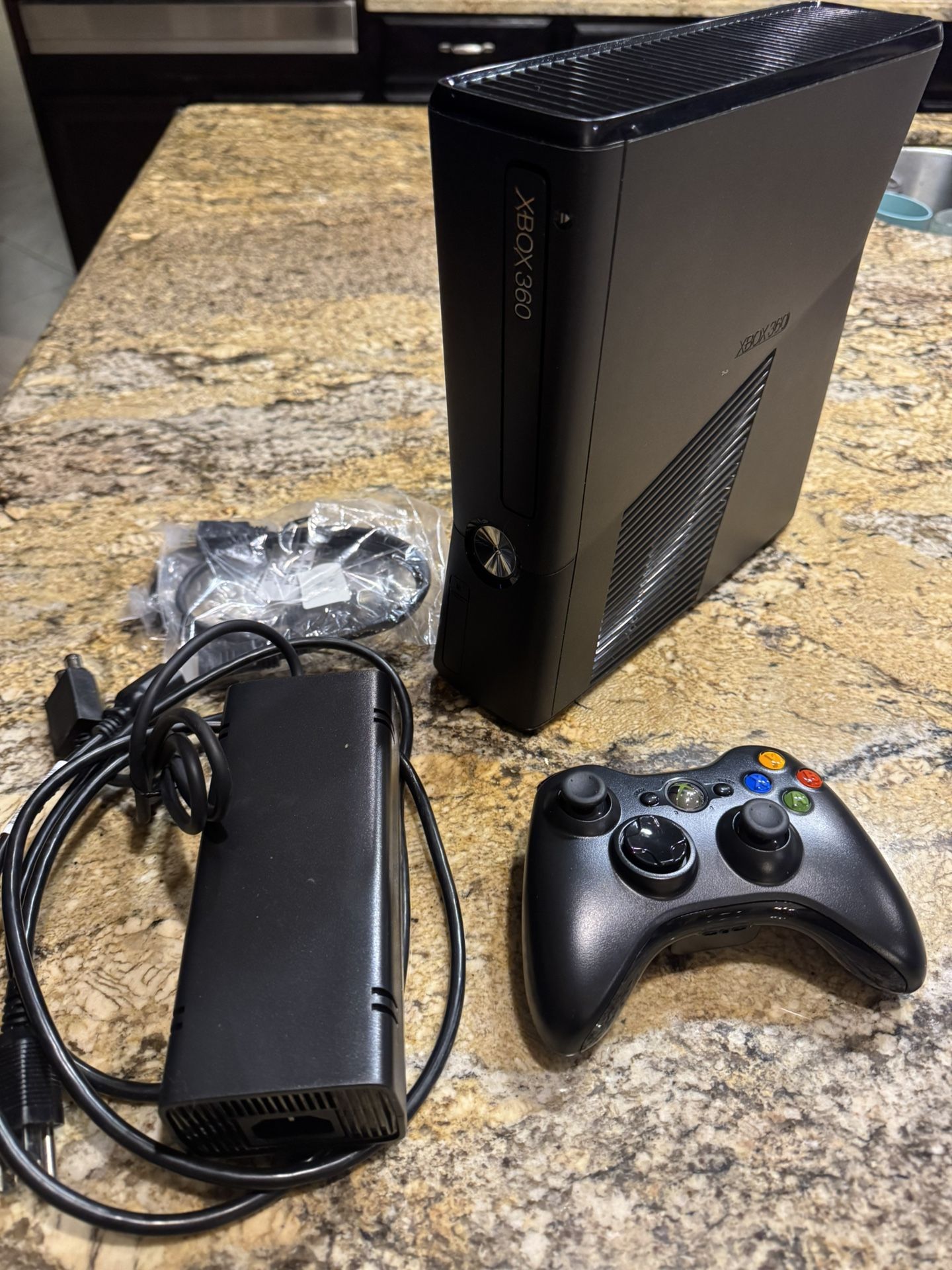 Microsoft Xbox 360 S 250GB Console Gaming System Black 1439