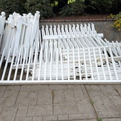 Over 100LF Compost Railing And Posts 