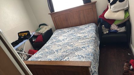 Free queen bed