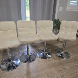 4 BAR STOOLS