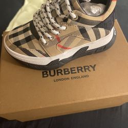 4C Burberry Shoes