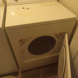 Whirlpool Washer With Electric Dryer 