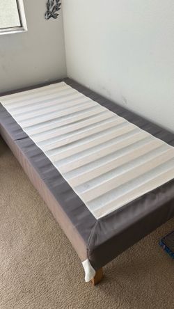 IKEA ESPEVÄR Twin Platform Mattress Base / Foundation with Wooden Legs