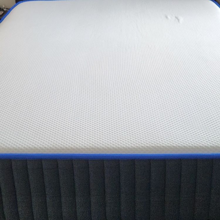 Move Out Sale- Nectar Hybrid Queen Mattress 12"- Pick Up Only