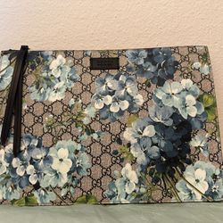 Authentic Gucci Floral GG Clutch Bag