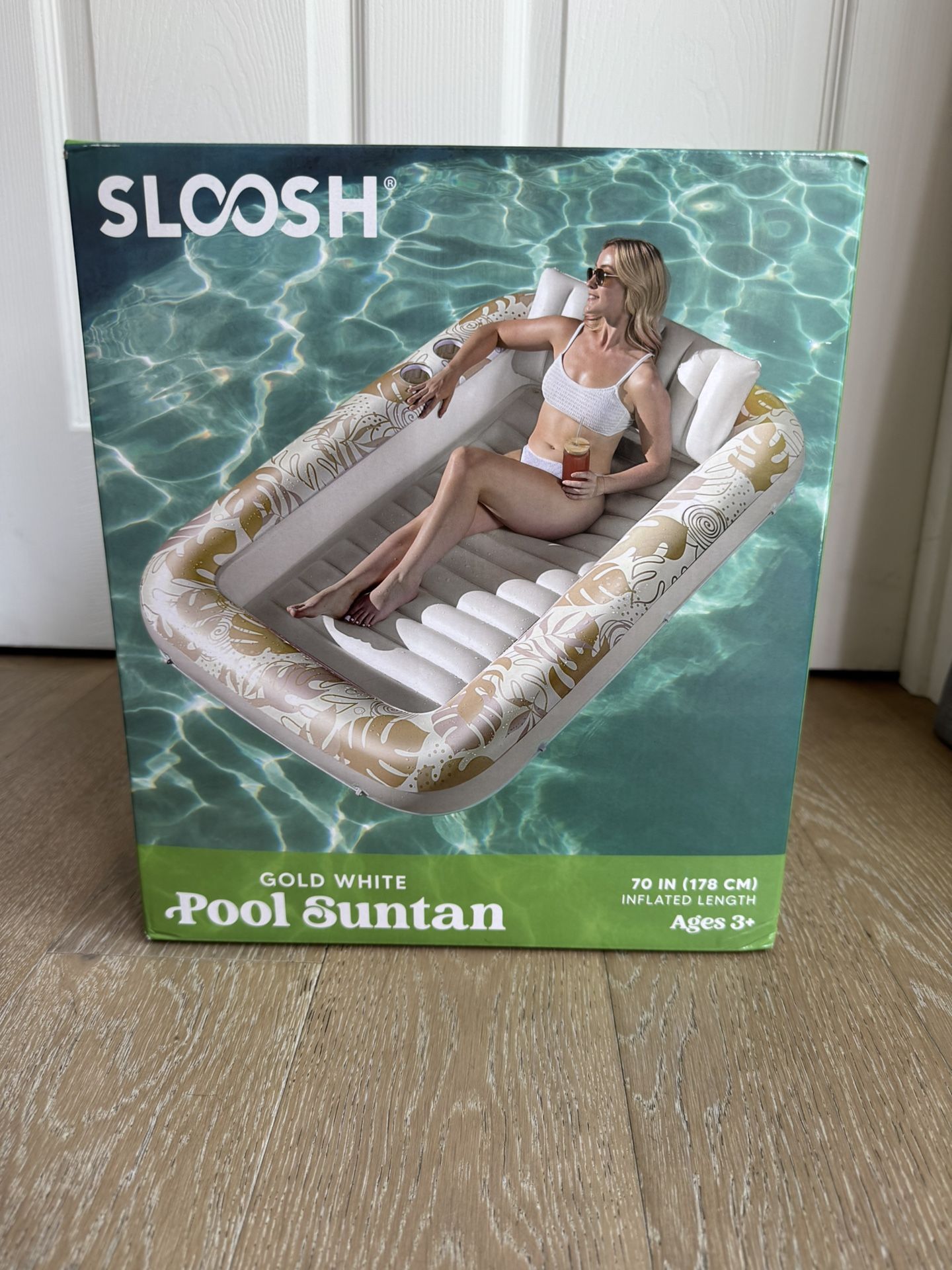 Gold White Pool Suntan