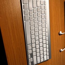 Apple Magic Wireless Keyboard
