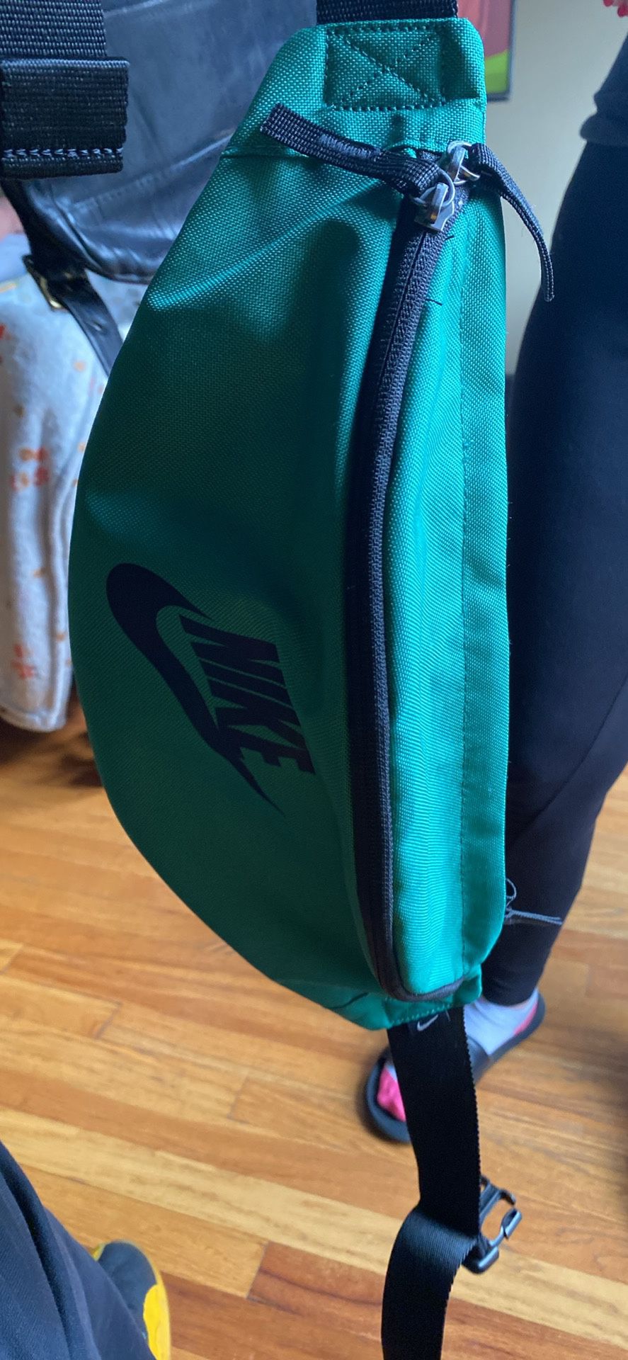 New large Nike fanny pack