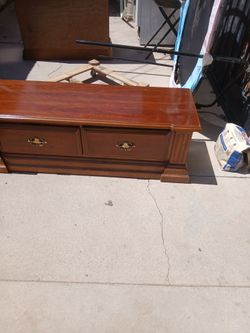 End of bed storage  25$
