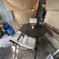 Backyard Table And Chairs 