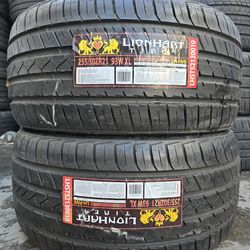 (2) 255 30 21 Lionhart NEW tires