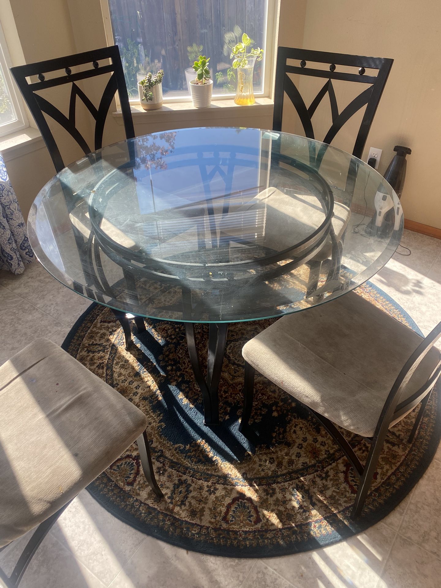 Round Dining Table for 4