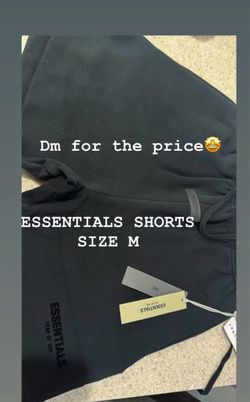 Essentials short with tags