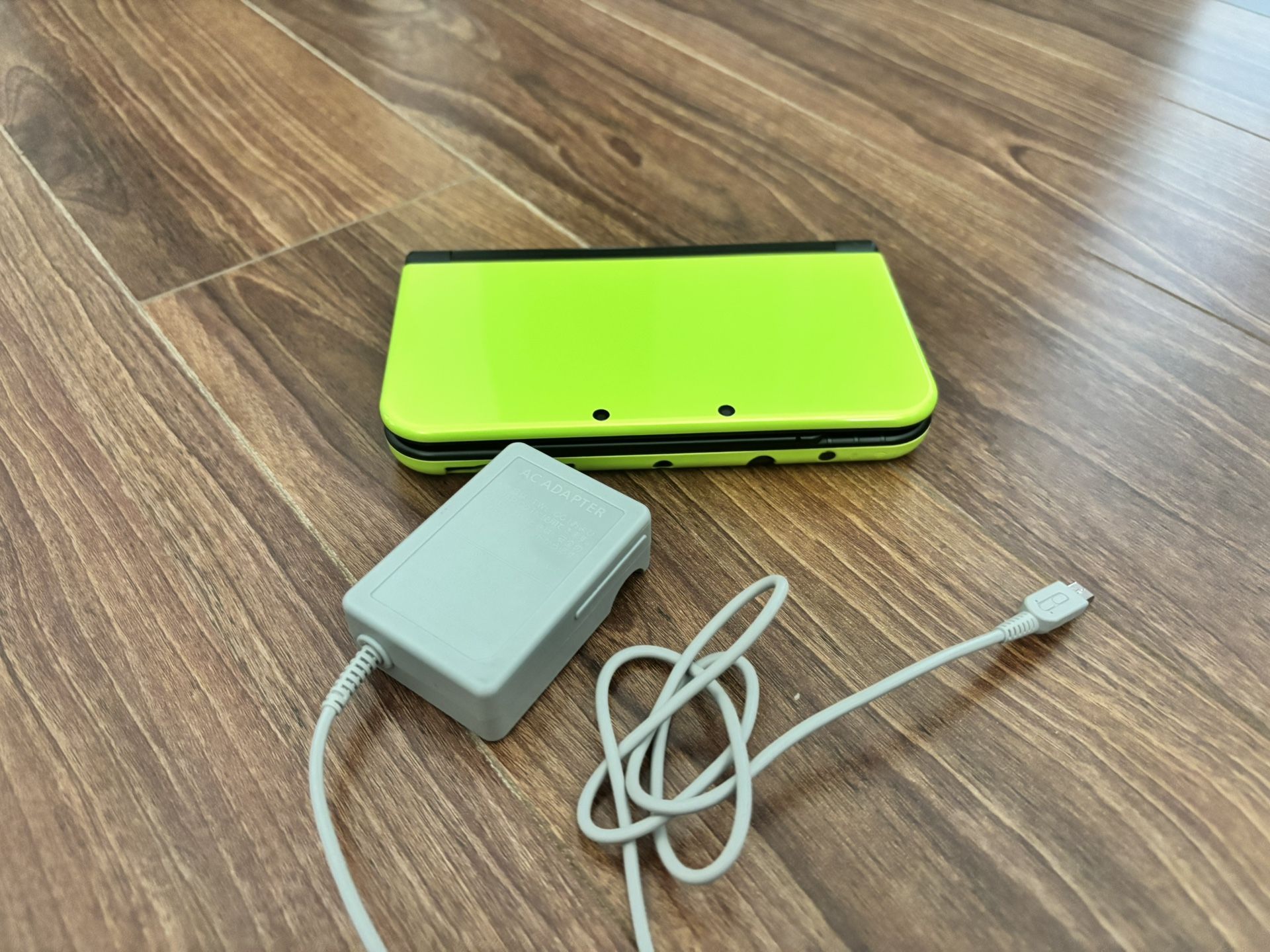 New Nintendo 3DS with 256GB Lime Edition