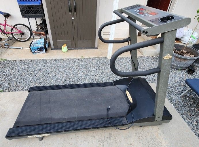 Free Working Treadmill