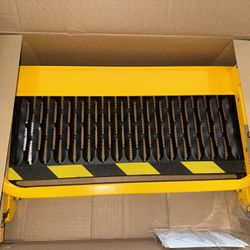 CAT 350 lb. Deluxe Truck and SUV Tire Service Step (Brand New) 