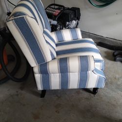 Reclining Chair $40