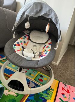 Baby swinging bed