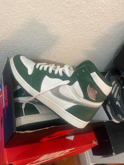 Air Jordan 1 High Green and White Sneakers