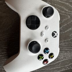 Xbox Series X/S Wireless controller (works on PC and IPad)