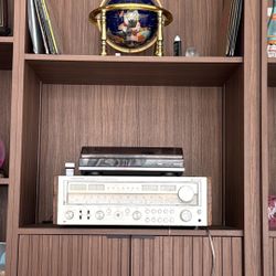 Realistic STA-2100D Monster AM/FM Stereo Receiver + Wood Cabinet 