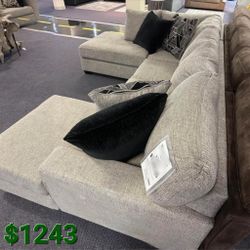 Megginson Storm LAF Sectional
