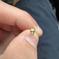 18k Gold & Ruby Skull Earring