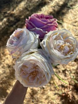 Life like real touch Garden Rose Bouquet, 4 roses