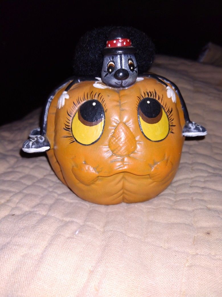 Vintage Jack 'o Lantern With Spider On His Head 1986
