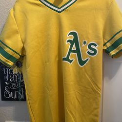 MLB Oakland A's Joe Rudi replica Jersey size Small Stadium Give Away item