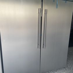 Frigidaire Custom Freezer And refrigerator 